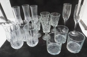 lot 41 image: Lot of large crystal glasses and flutes
