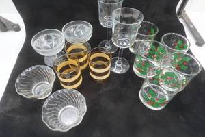 lot 43 image: Vintage glass sets, Christmas and other