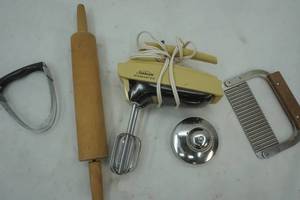 lot 47 image: Sunbeam mixer, rolling pin