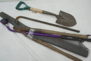 lot 71 image: crow bar