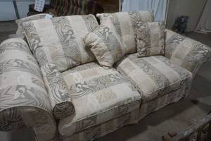 lot 78 image: couch very clean, nice shape. 7 long and 40 wide