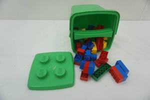 lot 117 image: Duplos with container