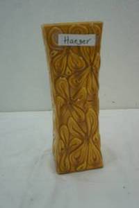 lot 134 image: Vintage Haeger Vase