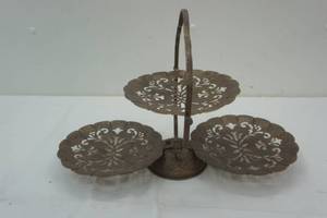 lot 187 image: foldable decorative 3 tier plate