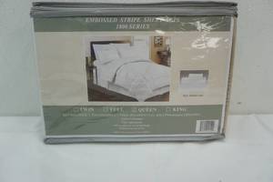 lot 206 image: Embossed Stripe Sheet Set. Queen.