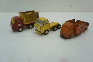 lot 209 image: antique toy trucks. 3ct. Tonka and Auburn Rubber Corp