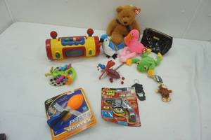 lot 218 image: kits toy lot
