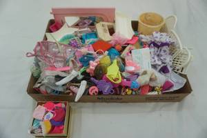 lot 219 image: Barbie & Small Doll Accessory lot