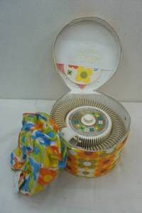 lot 224 image: Vintage Lady Schick Toten Dry Hair Dryer