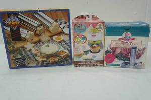 lot 231 image: kitchen accessory lot baking tubes, roasting post, cupcake sprinkler