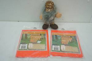 lot 254 image: Duck Dynasty talking doll and 2 safety vest new if package