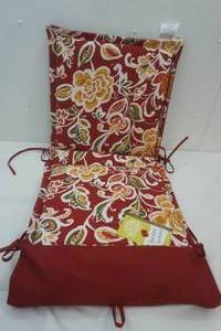 lot 272 image: patio chair cover. new with tags