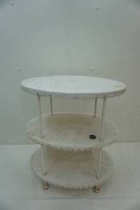 lot 295 image: metal 3 tier shelf 18 tall