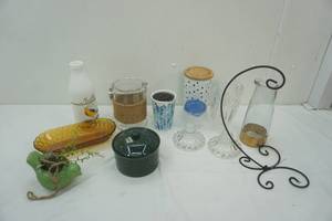 lot 303 image: home decor and glassware lot