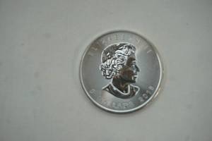 lot 309 image: 2016 Canadian 1 oz fine silver Maple Leaf. 9999. $5