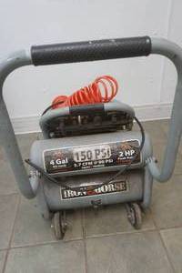 lot 349 image: Ironhorse air compressor. 150PSI