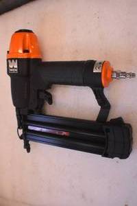 WEN 61723K 18-Gauge 38-Inch to 2-Inch Brad Nailer with Carrying Case