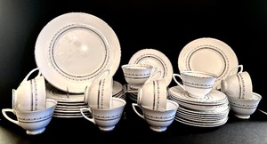 lot 130 image: Vintage Royal Doulton Tiara Bone China