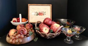 lot 135 image: Fun with Fruit Decor and Vintage Victradco Fruit Grove Hand Painted Sherberts
