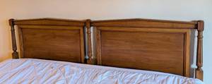 lot 7 image: Vintage King Size Headboard by White Furniture