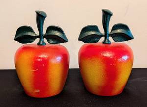 lot 66 image: Vintage Painted Cast Iron Apple Bookends or Doorstops