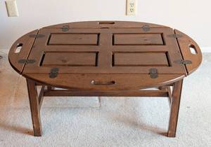 lot 75A image: Vintage Butler Tray Top Coffee Table