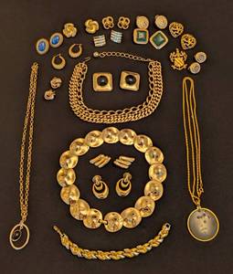 lot 107 image: Assorted Gold Tone Costume Jewelry