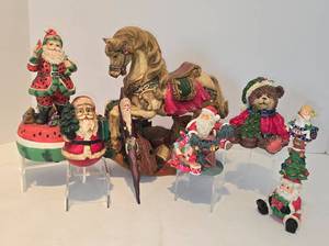 lot 122 image: Unusual Holiday Decor Collection