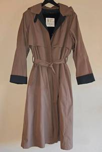 lot 123 image: Womens London Fog Trench