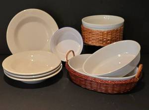 lot 161 image: Corningware, APILCO ServingCookware Options