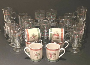 lot 163 image: Festive Holiday Drinkware