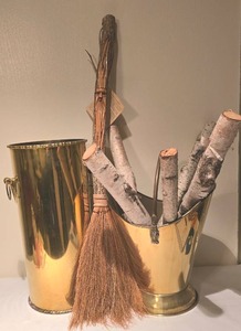 lot 167 image: Brass Decor & More