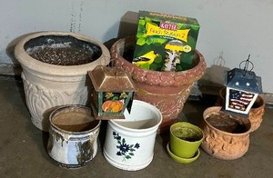 lot 181 image: Plant Pots and Bird Houses  Feeders