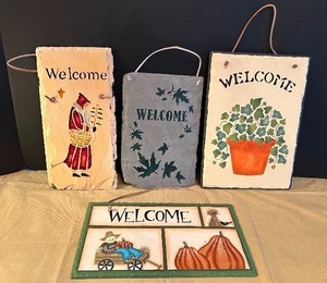 lot 183 image: Variety of Slate Welcome Signs