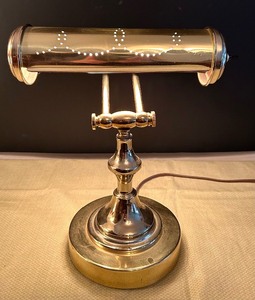 lot 187 image: Vintage Adjustable Bankers Desk Lamp