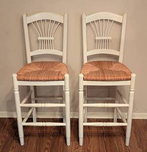lot 4 image: Pair of Painted Wood Counter Height Stools