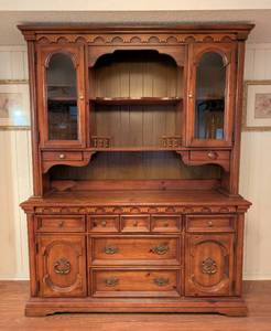 lot 2 image: Large Wood Display Hutch by Basset
