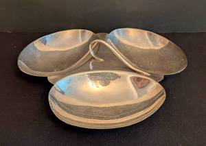 lot 18 image: Elegant Vintage Sterling Silver Divided Serving Dish