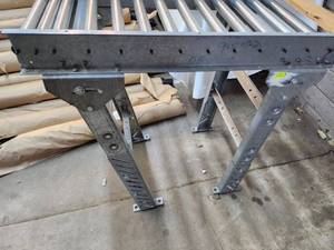 lot 5 image: Gravity Roller Conveyors