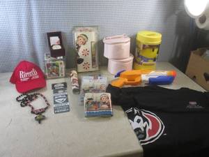 lot 418 image: (EW5) Lot of Misc...