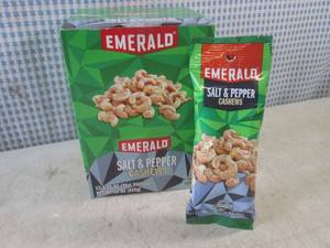 lot 424 image: (B-1) Box with12 Bags of Emerald Sa...