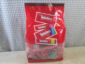lot 453 image: (B-2) Bag of Twizzlers Candy Assort...