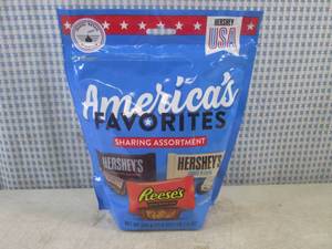 lot 464 image: (B-3) Bag of Americas Favorites Sha...