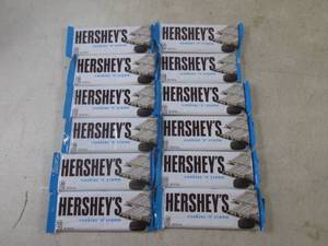 lot 475 image: (B-1) 12 Hersheys Cookies n Creme...
