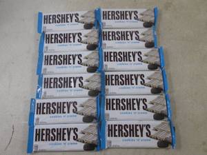 lot 477 image: (B-1) 12 Hersheys Cookies n Creme...