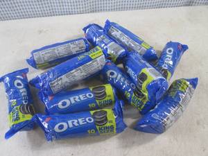 lot 480 image: (B-1) 12 Packs of Oreo Cookies Past...