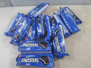 lot 483 image: (B-2) 12 Packs of Oreo Cakesters Pa...