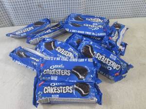 lot 485 image: (B-2) 12 Packs of Oreo Cakesters Pa...