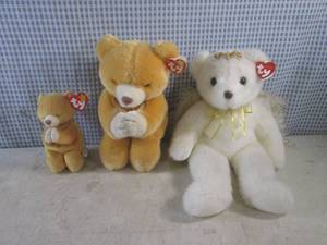 lot 211 image: (CS) 2 TY Hope Praying Bears and ...