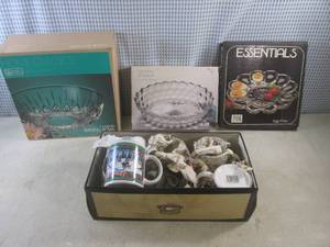 lot 216 image: (A-1) Glass Kitchen Serving Bowl Di...